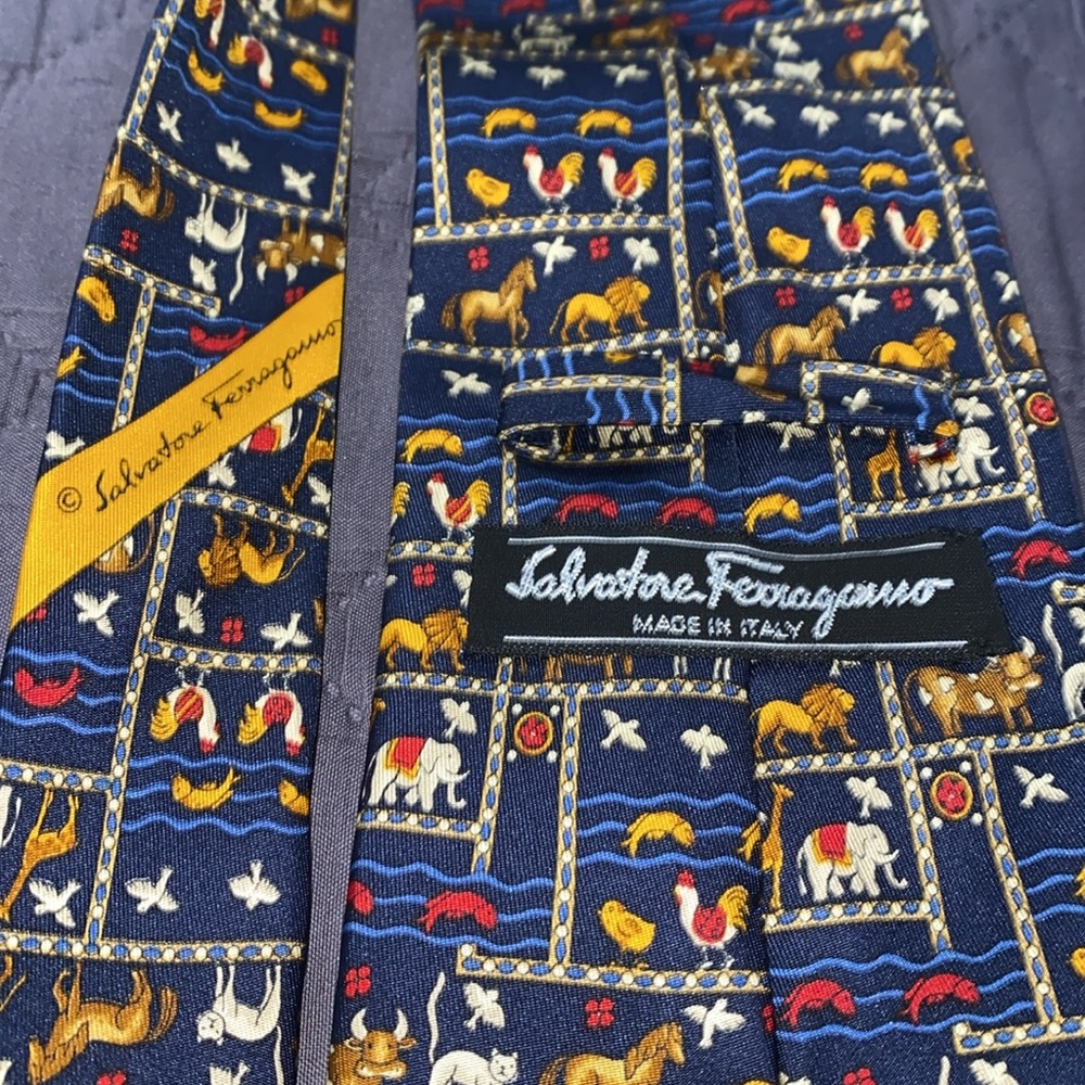 Salvatore Ferragamo tie - Picture 3 of 4